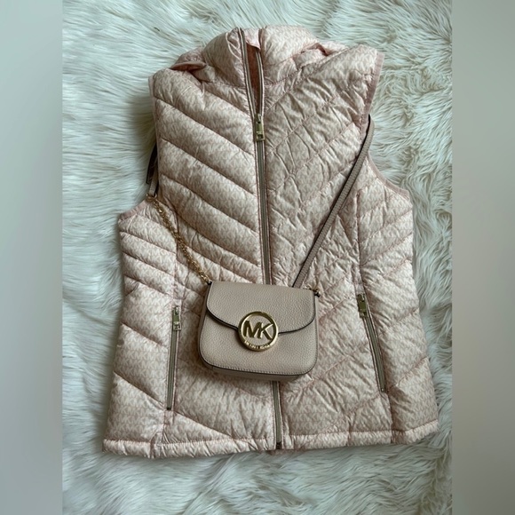 New! Michael Kors Down Sleeveless Vest - Picture 13 of 16
